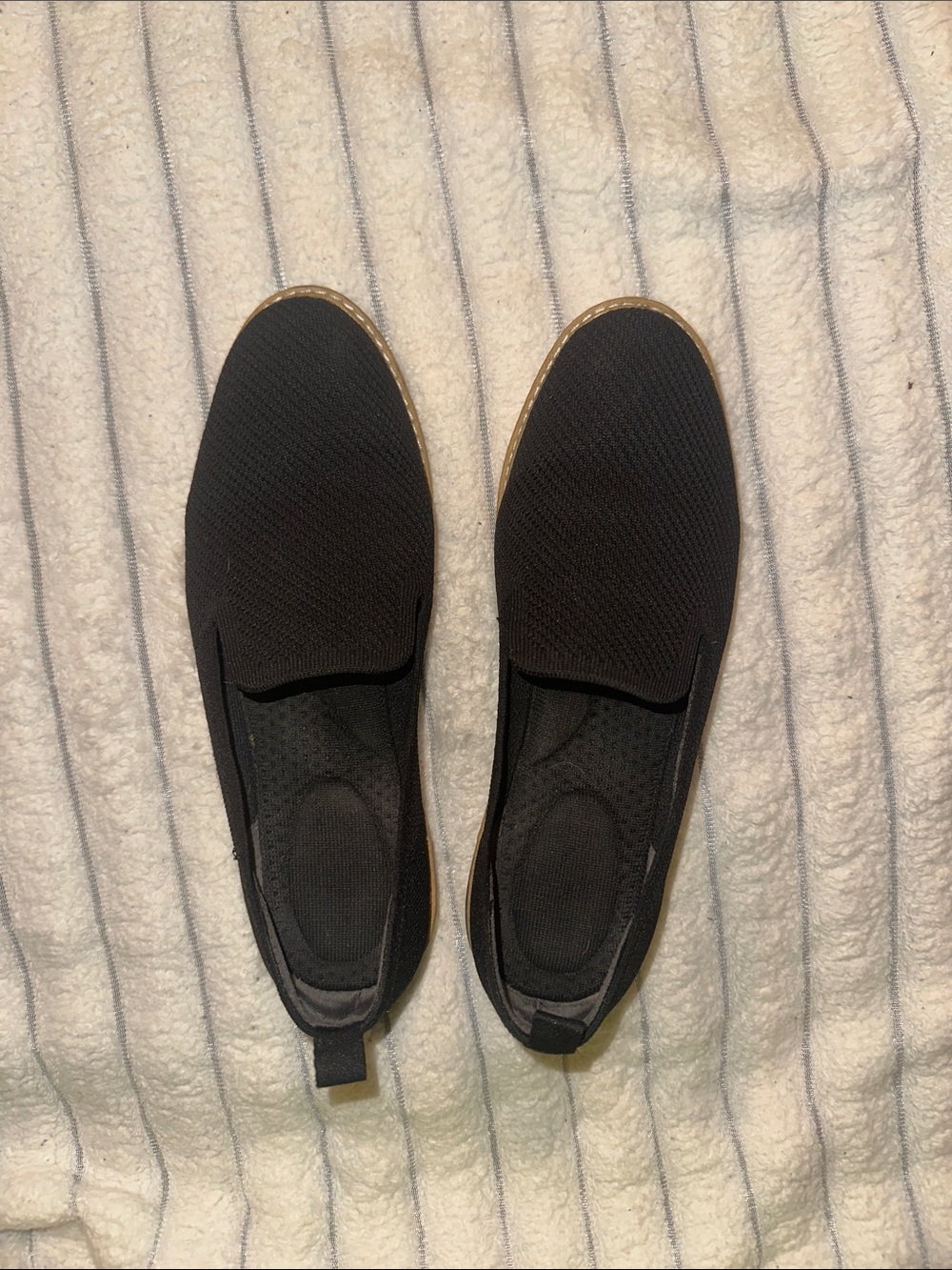 me too Black Slip-On Knit Loafers with Tan Trim